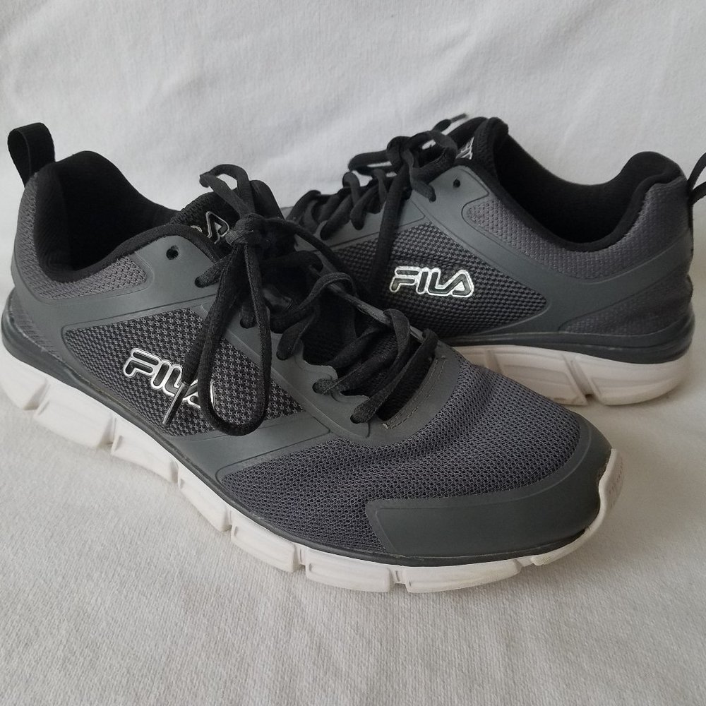 FILA Gray Sz 9 Memory Foam Athletic Shoes 1RM00017-060 EUC